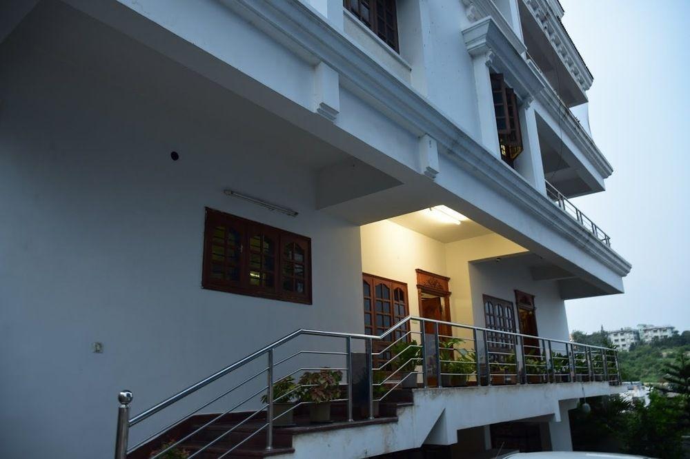 Alpine Glow Residency - Crest Hyderabad Exterior foto
